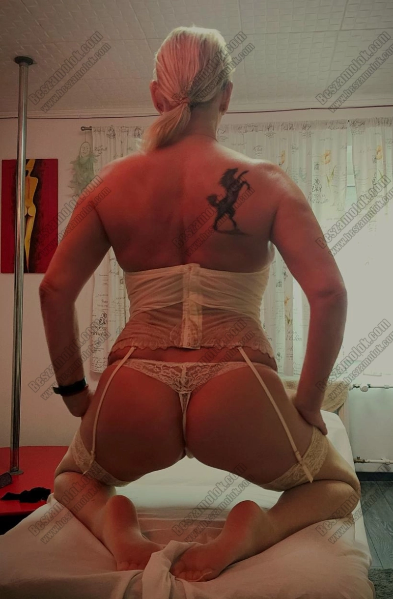 5 kép reginalove. szexpartner 306808849,   