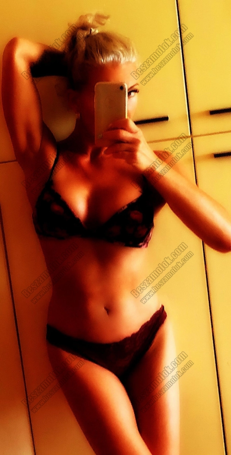 24 kép Giulia. szexpartner 705863955,