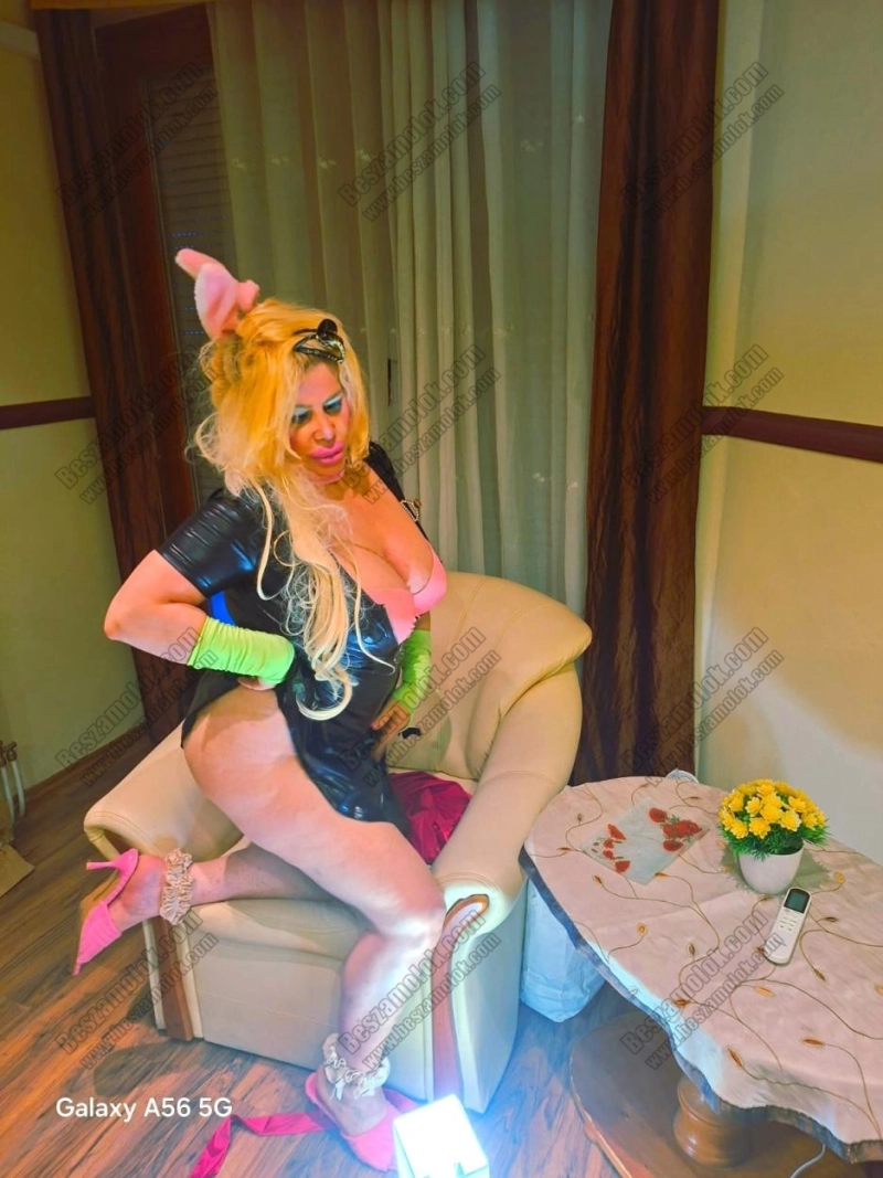 7 kép MoniqeLove. szexpartner 306758975,   