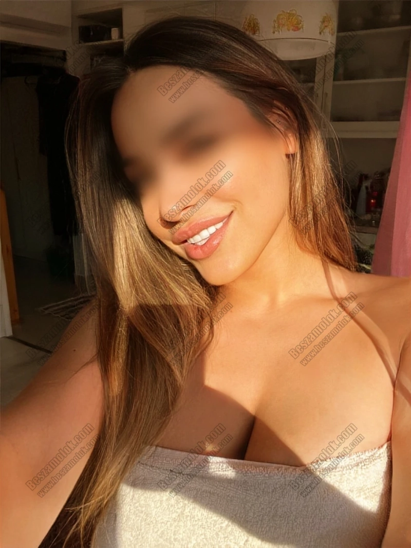 34 kép Vivien. szexpartner 706561232,