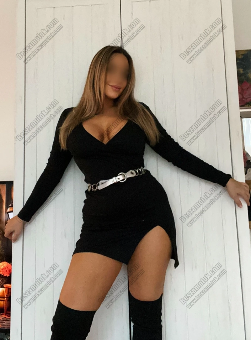 26 kép Vivien. szexpartner 706561232,