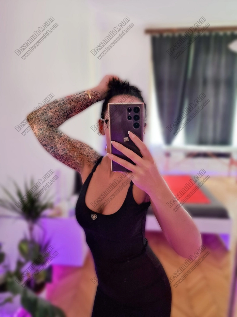 75 kép Evelyn♡. szexpartner 702862086,