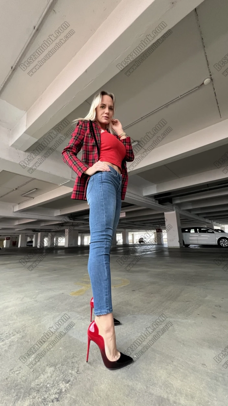 58 kép Nina Heels. szexpartner 707943549,   