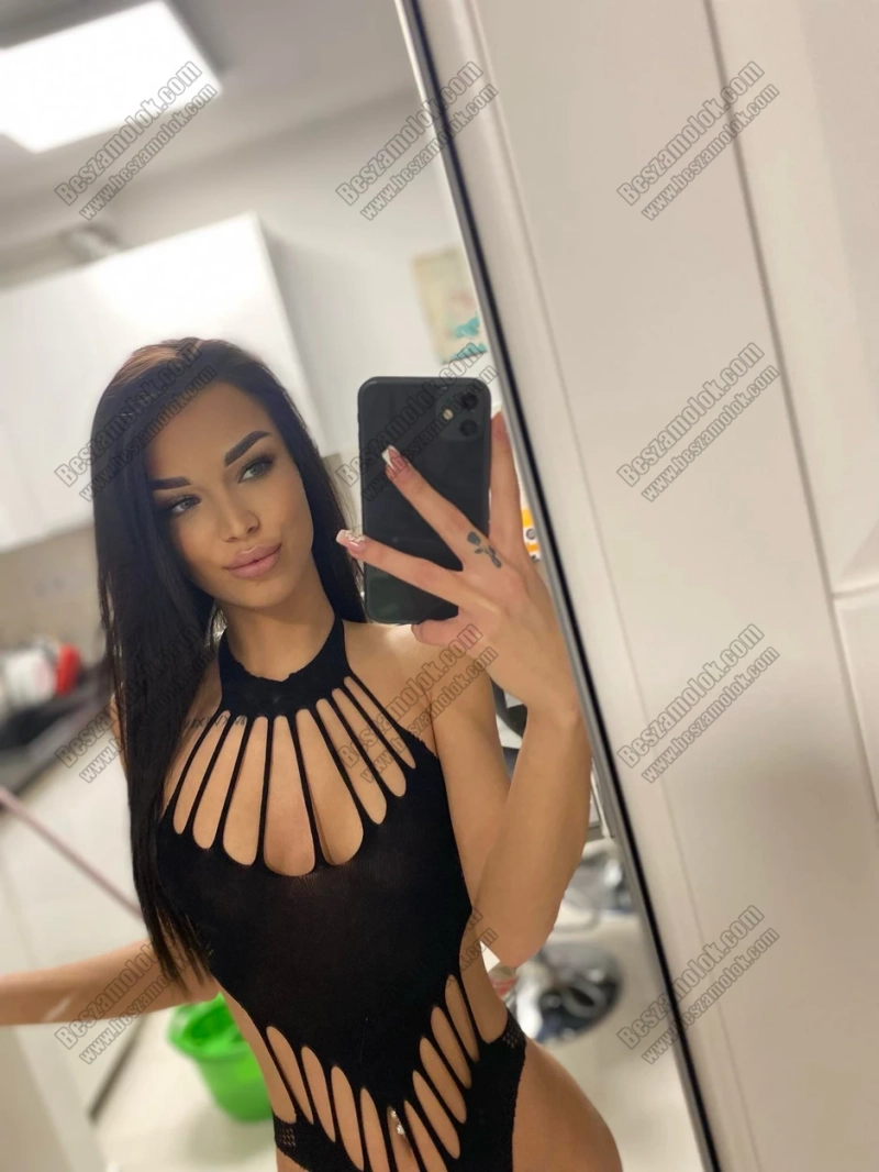 21 kép Mia. szexpartner 305407893,   