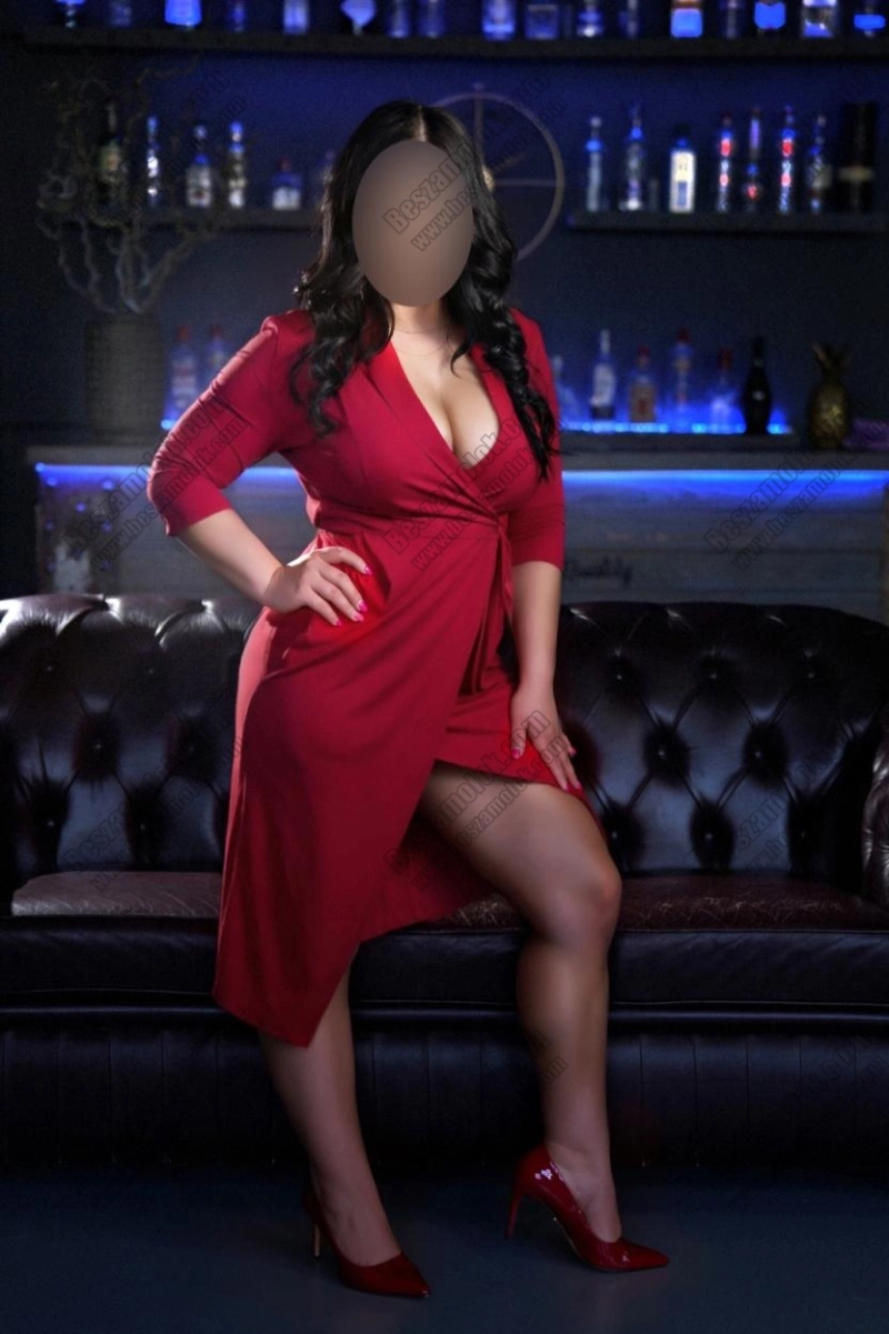 21 kép Petra. szexpartner 706736432,   