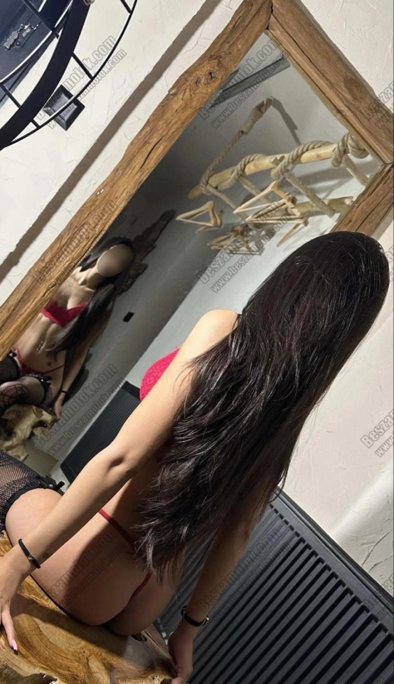10 kép Adrienn. szexpartner 205554716,   