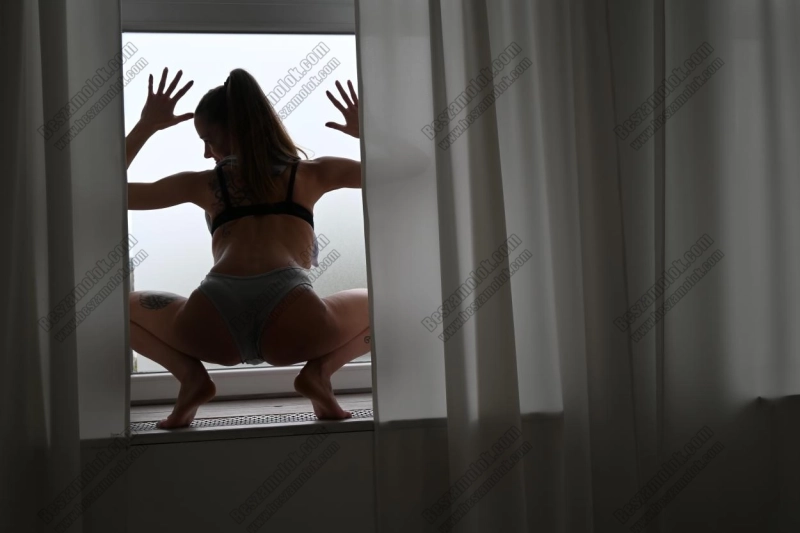 4 kép Yade. szexpartner 705537012,   