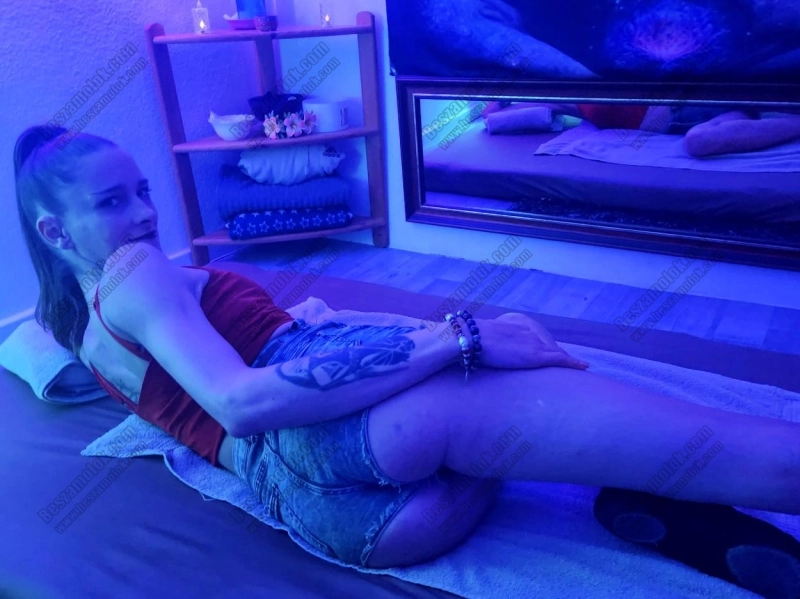 2 kép Yade. erotikus masszázs 705537012,   