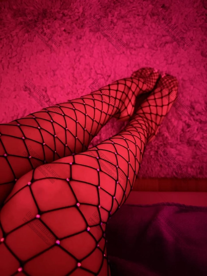 13 kép Nia. szexpartner 701441244,   